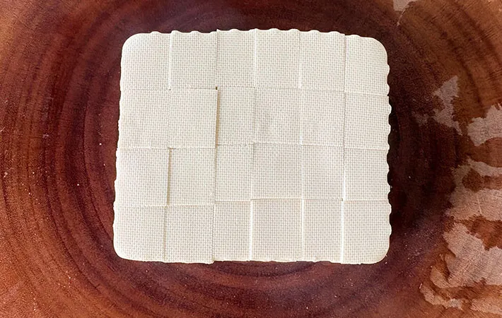豆腐をさいの目に切った画像（撮影:エニママ）