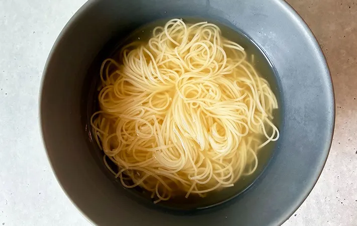 そうめんを器に盛りつけた画像（撮影：エニママ）