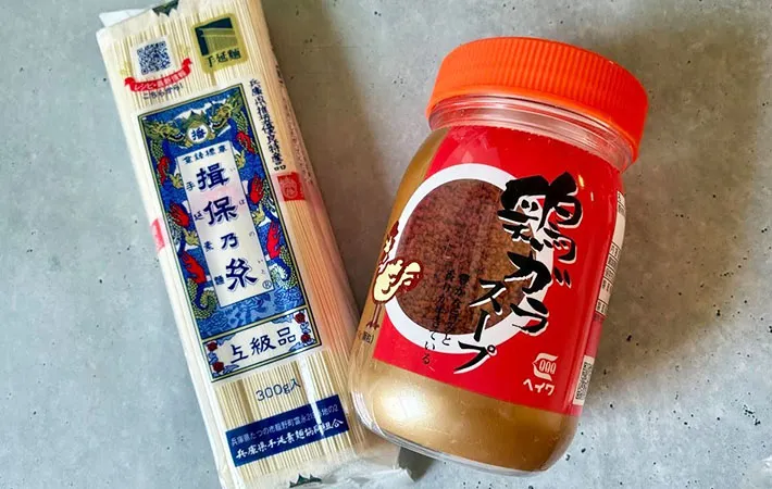 そうめんと鶏ガラスープの素のパッケージ画像（撮影:エニママ）