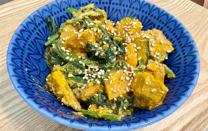 かぼちゃとほうれん草の味噌ごま和えの完成画像（撮影：エニママ）