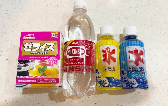 ゼラチン、炭酸水、かき氷シロップの画像（撮影：エニママ）