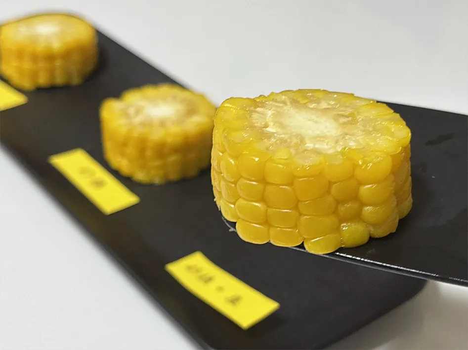 甘く煮たトウモロコシの写真（撮影：grapeフード編集部）