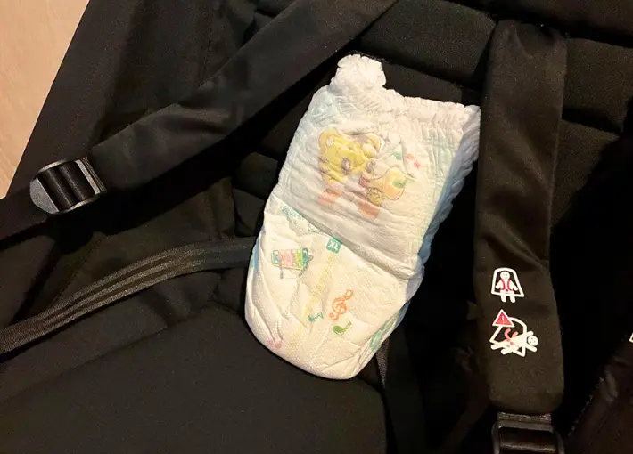 ベビーカーに保冷剤を置いた画像（撮影：エニママ）