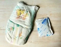 おむつと保冷剤の画像（撮影：エニママ）