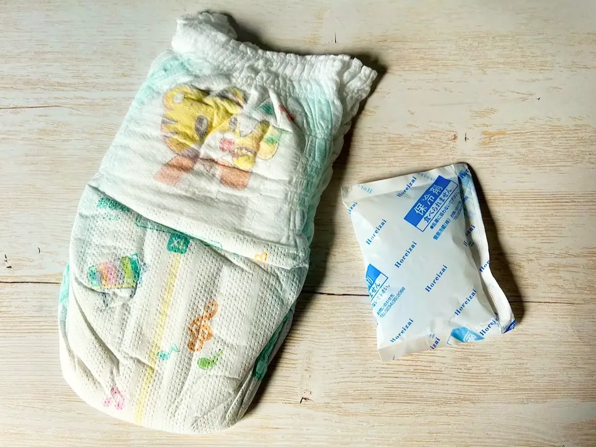 おむつと保冷剤の画像（撮影：エニママ）