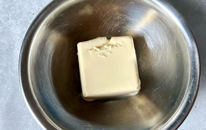 ボウルに豆腐を入れた画像（撮影：エニママ）