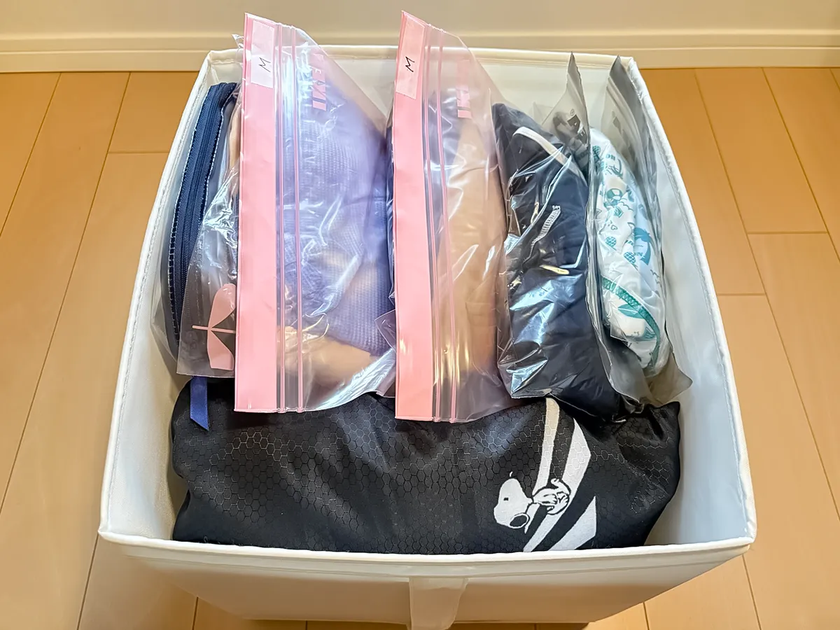 BOXに収納する写真（撮影：Classy Life）
