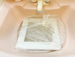 浸け置き洗い中の写真（撮影：grapeライフハック編集部）