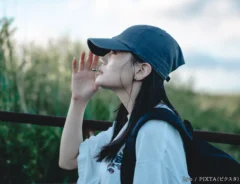 旅をする女性の写真
