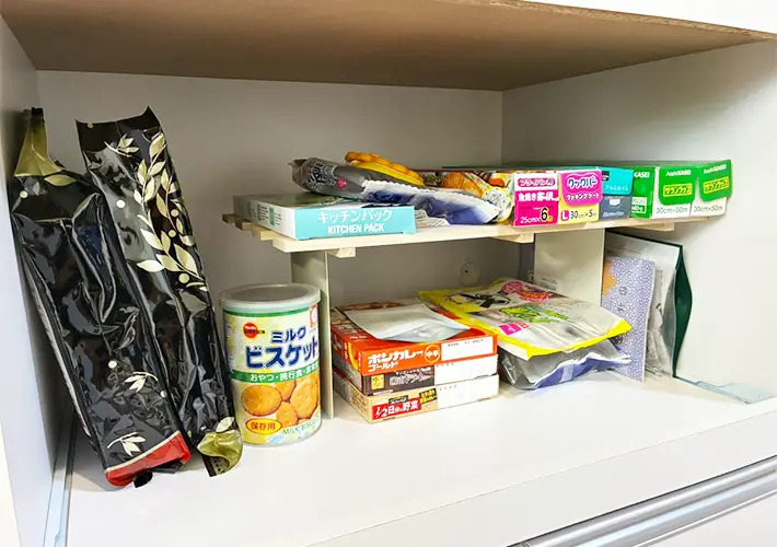 すのことブックエンドの活用写真（撮影：grapeライフハック編集部）