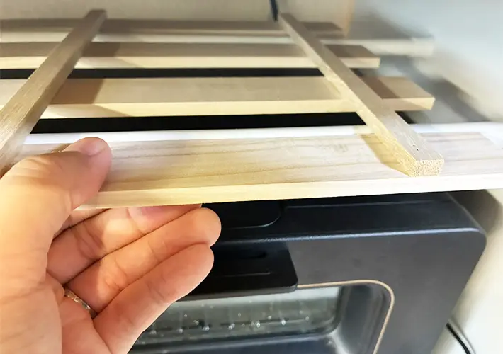 つっぱり棒とすのこの活用写真（撮影：grapeライフハック編集部）