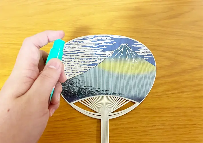うちわの写真（撮影：grapeライフハック編集部）