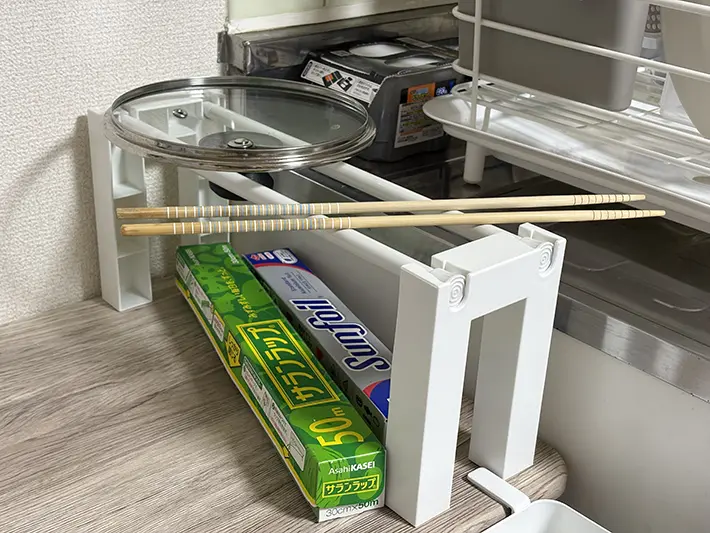 つっぱり棒用スリッパラックの画像