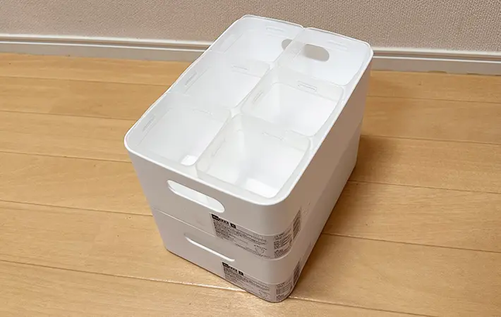 ダイソーの収納ボックスとくつした整理カップを組み合わせた写真（撮影：grapeライフハック編集部）