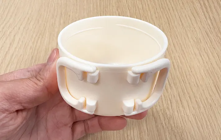 スリコのハンドル付きペットボトル用コップの写真（撮影：grape編集部）