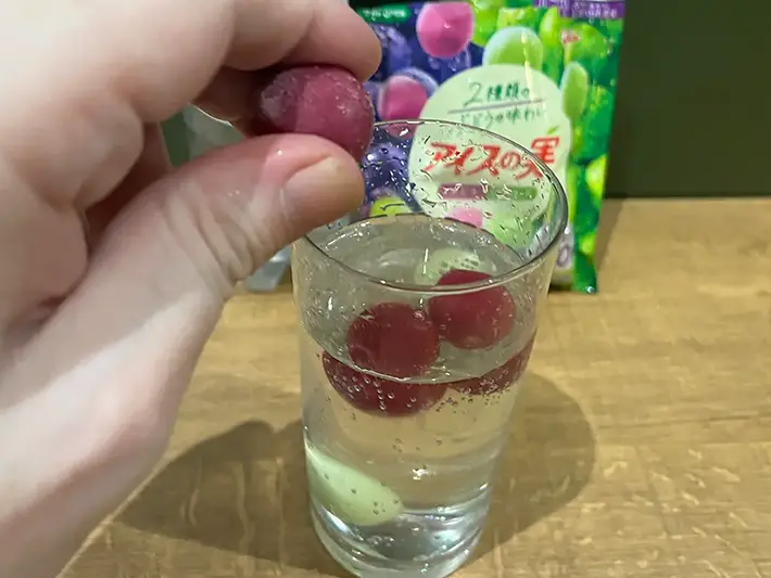 外国人の大好きなコンビニの炭酸の写真（撮影：grapeフード編集部）
