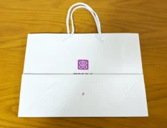 紙袋の活用写真(撮影:grapeライフハック編集部)