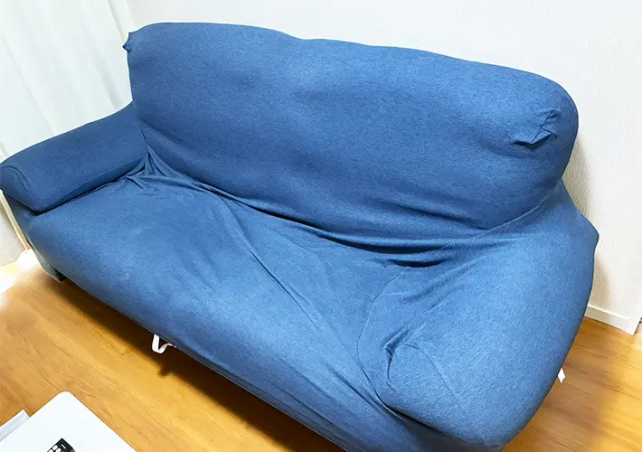 ソファーカバーがズレなくなる手順写真（撮影：grapeライフハック編集部）