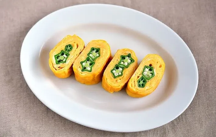 『まるごとオクラの玉子焼き』の完成写真（撮影：小泉明代）