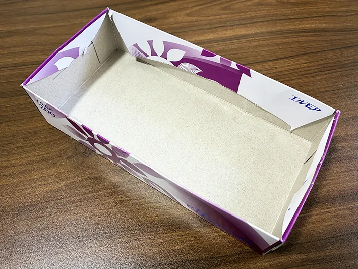 ティッシュの空き箱を活用した簡易バスケット（撮影：grapeライフハック編集部）