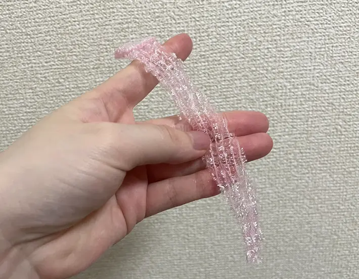 ボディータオルを細くカットした写真（撮影：grapeライフハック編集部）