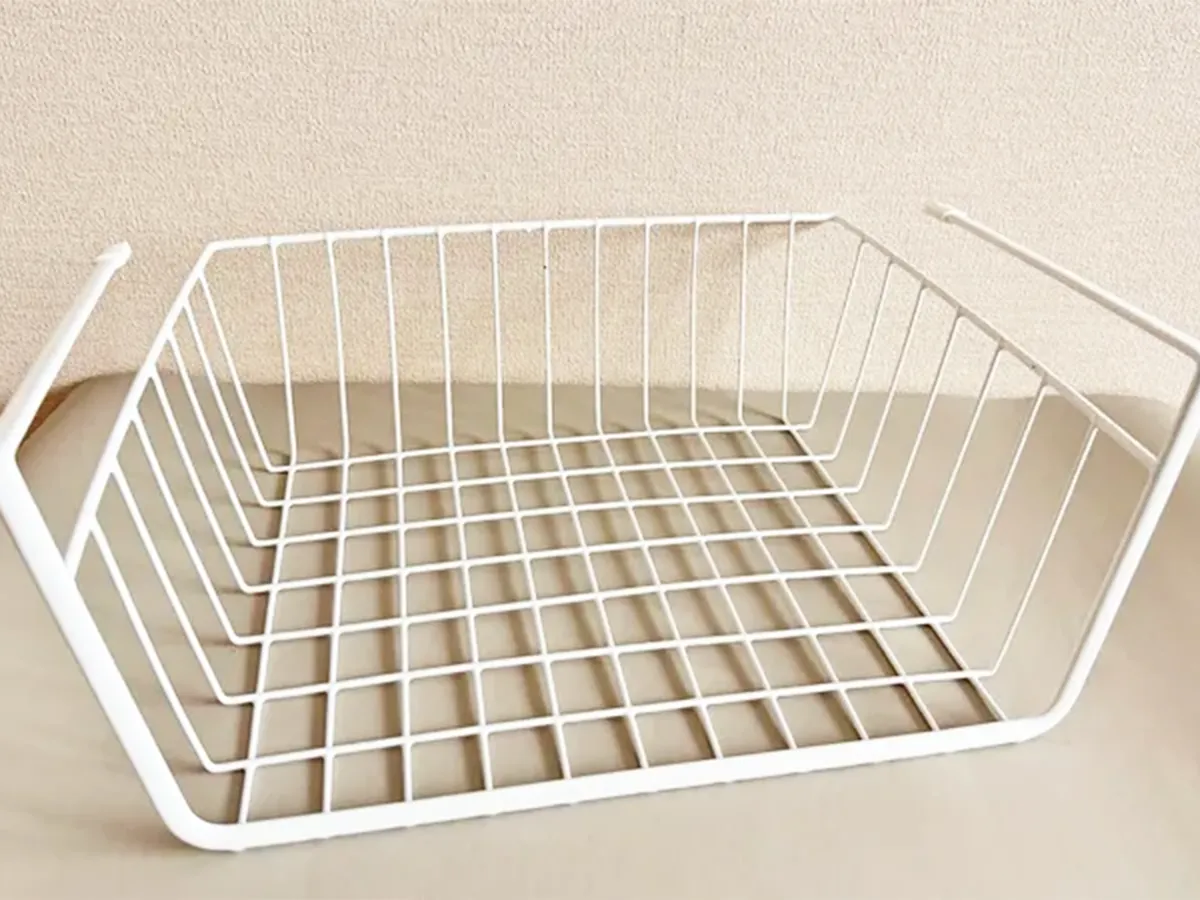 『吊戸棚用バスケット(白)』の画像(撮影:ワード)