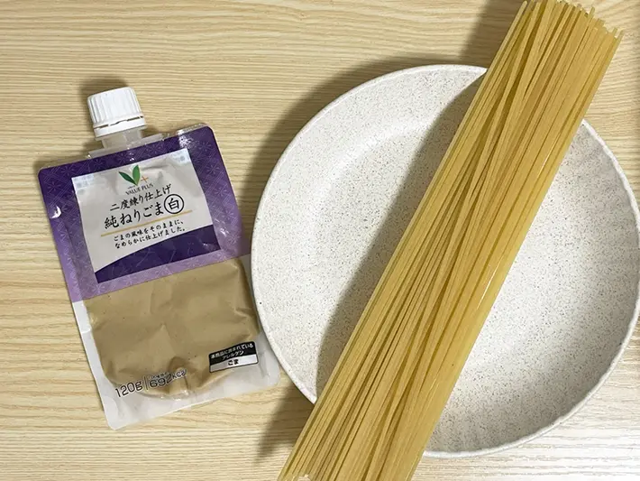 ねりゴマとパスタの写真（撮影：grapeフード編集部）