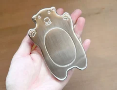 ステンレス製の『くま』を冷凍庫に入れると? 「めっちゃかわいい!」「子供たちが喜んで使う」