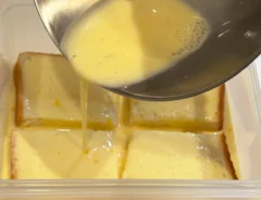 卵液と食パンを入れてチンするだけ！　電子レンジで「ふわとろ」フレンチトーストが作れる便利グッズ