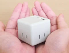 「家中のコンセントに取りつけたい」　日本メーカーの『電源タップ』1台あれば「充電器いらず」「奪い合いから解放」