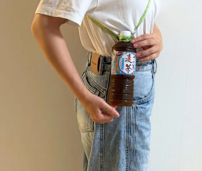 完成したペットボトルショルダー（撮影：grapeライフハック編集部）