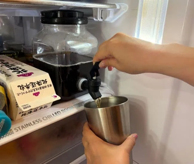 冷蔵庫内に置いたウォータージャグの写真（撮影：grapeフード編集部）