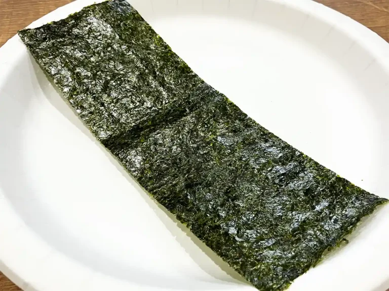 皿にのった海苔（撮影：grapeフード編集部）