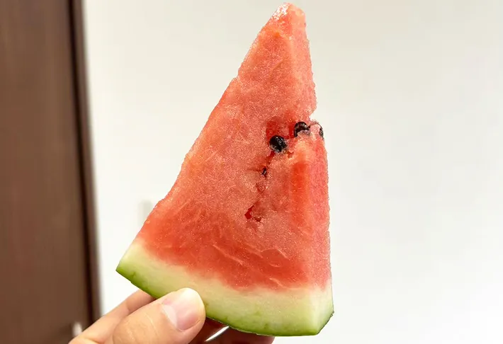 カットしたスイカの画像（撮影：キジカク）