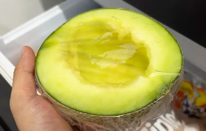 保存用ラップに包んで凍らせている画像（撮影：キジカク）