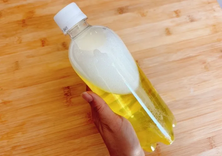 ゼリー液の入ったペットボトルの画像（撮影：キジカク）