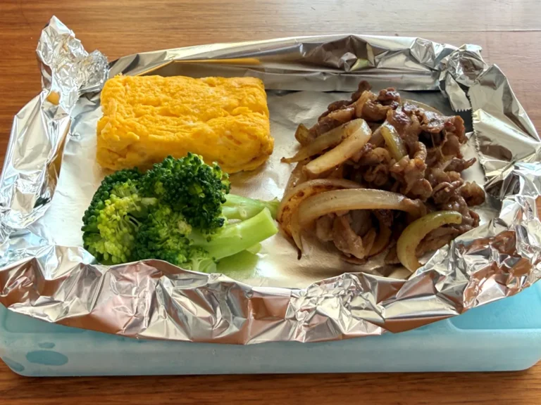 おかずを冷やしている写真