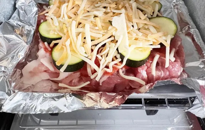 豚こま肉に具材を乗せた画像（撮影：エニママ）