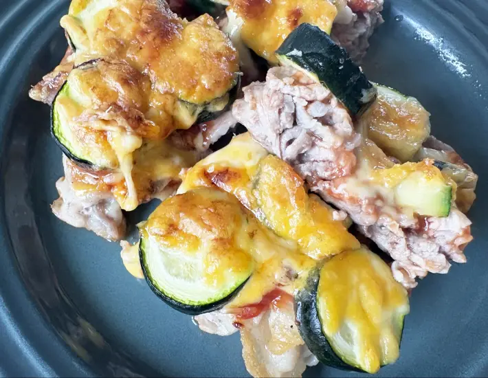 豚こま肉のピザの断面画像（撮影：エニママ）