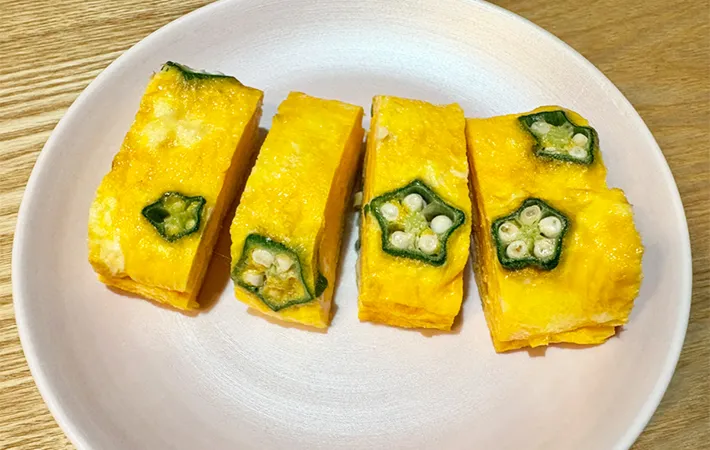 皿に盛り付けた玉子焼きの画像（撮影：エニママ）