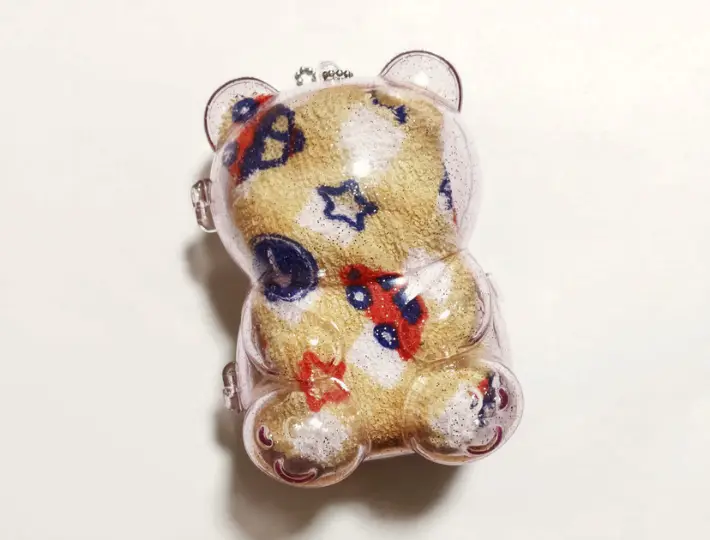 ハンドタオルを入れた画像（撮影：エニママ）