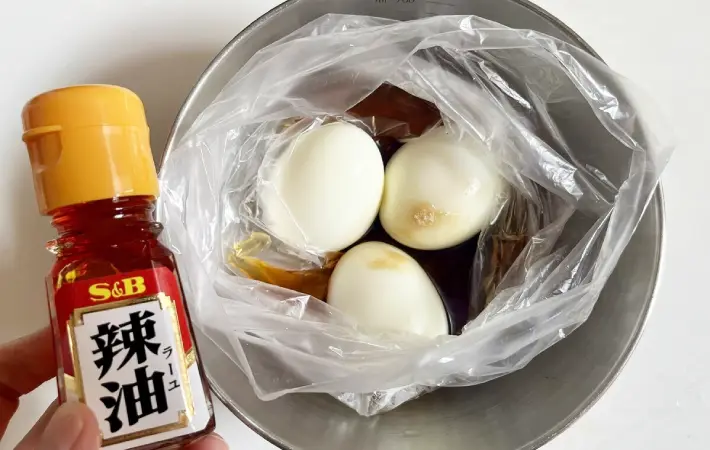 ラー油と味玉の画像（撮影：エニママ）