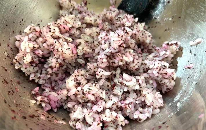 ゆかりをご飯に混ぜた画像（撮影：エニママ）
