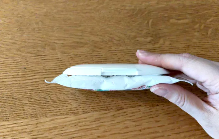 小さいサイズの取り付けを横から見た画像（撮影：エニママ）