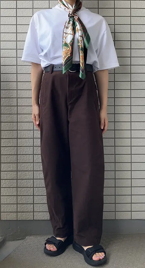 ユニクロ『ジャージーバレルレッグパンツ』（撮影：grape編集部）