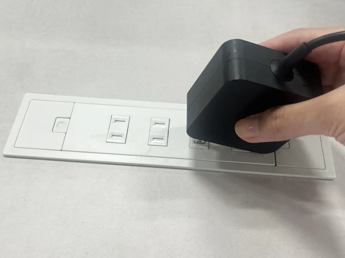 充電器の写真(撮影:grape編集部)