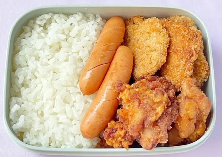 茶色い弁当の写真