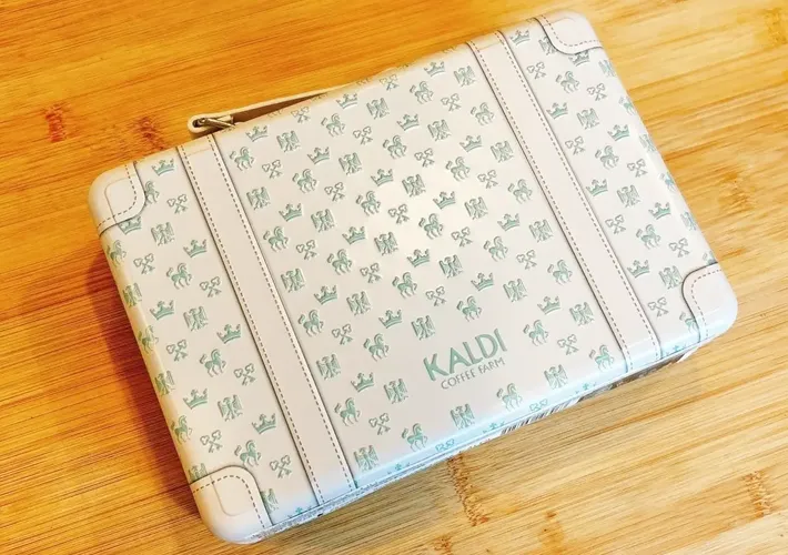 『KALDIトランク缶サマー』の写真（撮影：キジカク）