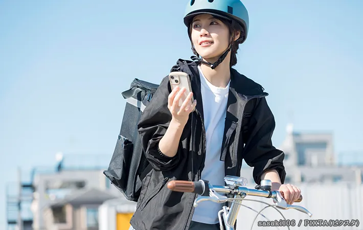 自転車に乗る人の写真