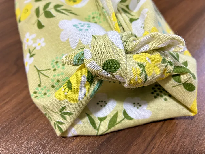 手ぬぐいの結び目（撮影：grapeライフハック編集部）